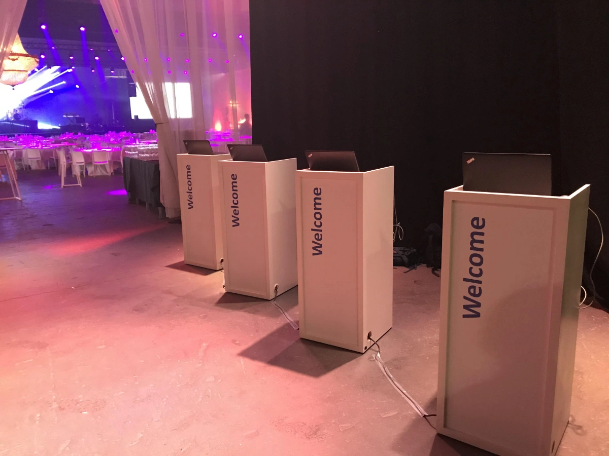 live badge print kiosk